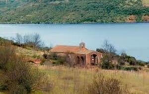 RANDO SANTE : Claude  : Le Salagou Vailhes :  Notre Dame des Clans   8.3 KM dénivelé 105 ML À 50 KM, 7.5 € de Covoiturage, départ 13H45 De la Base Nautique . envoi d'un SMS au  06 51 73 81 65  la veille